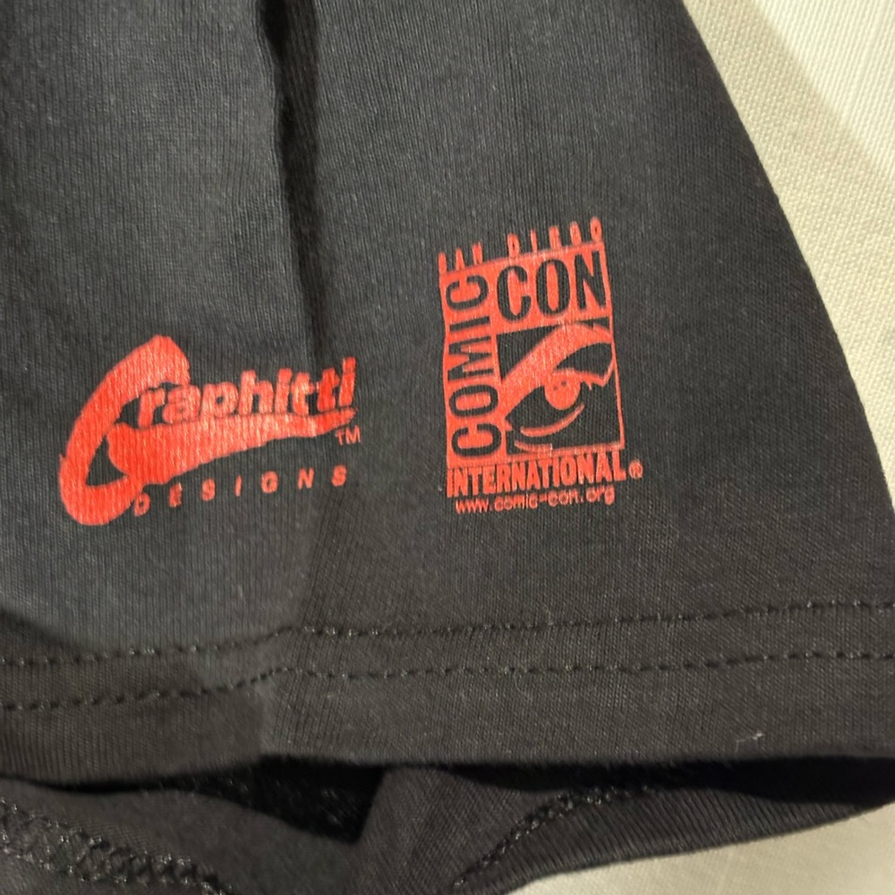 San Diego 2016 Comic-Con  Black Short Sleeve Tee Hanes Small‎ - Picture 3 of 6